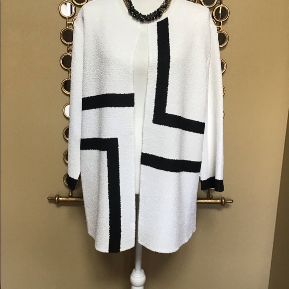 Chico’s Women’s 3/4 quarter length crepe jacket! - Picture 2 of 4